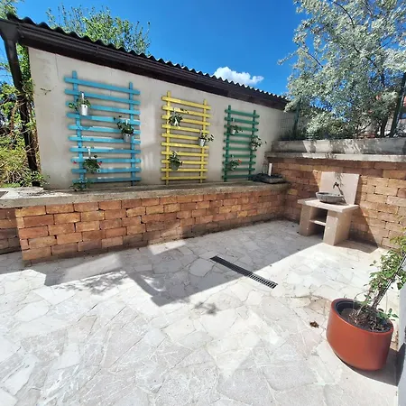 ريزيدنس لوبينا *