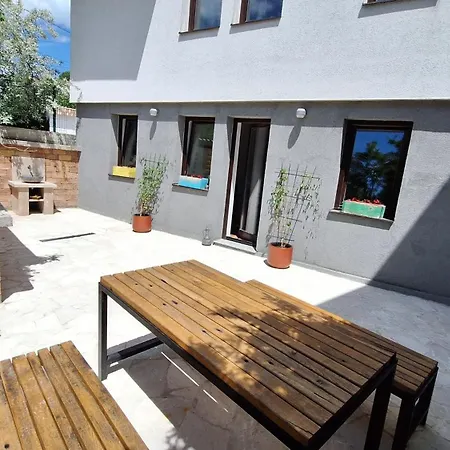 Lubina Apartment